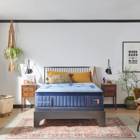 Stearns & Foster® Lux Hybrid Collection - Medium - Tight Top